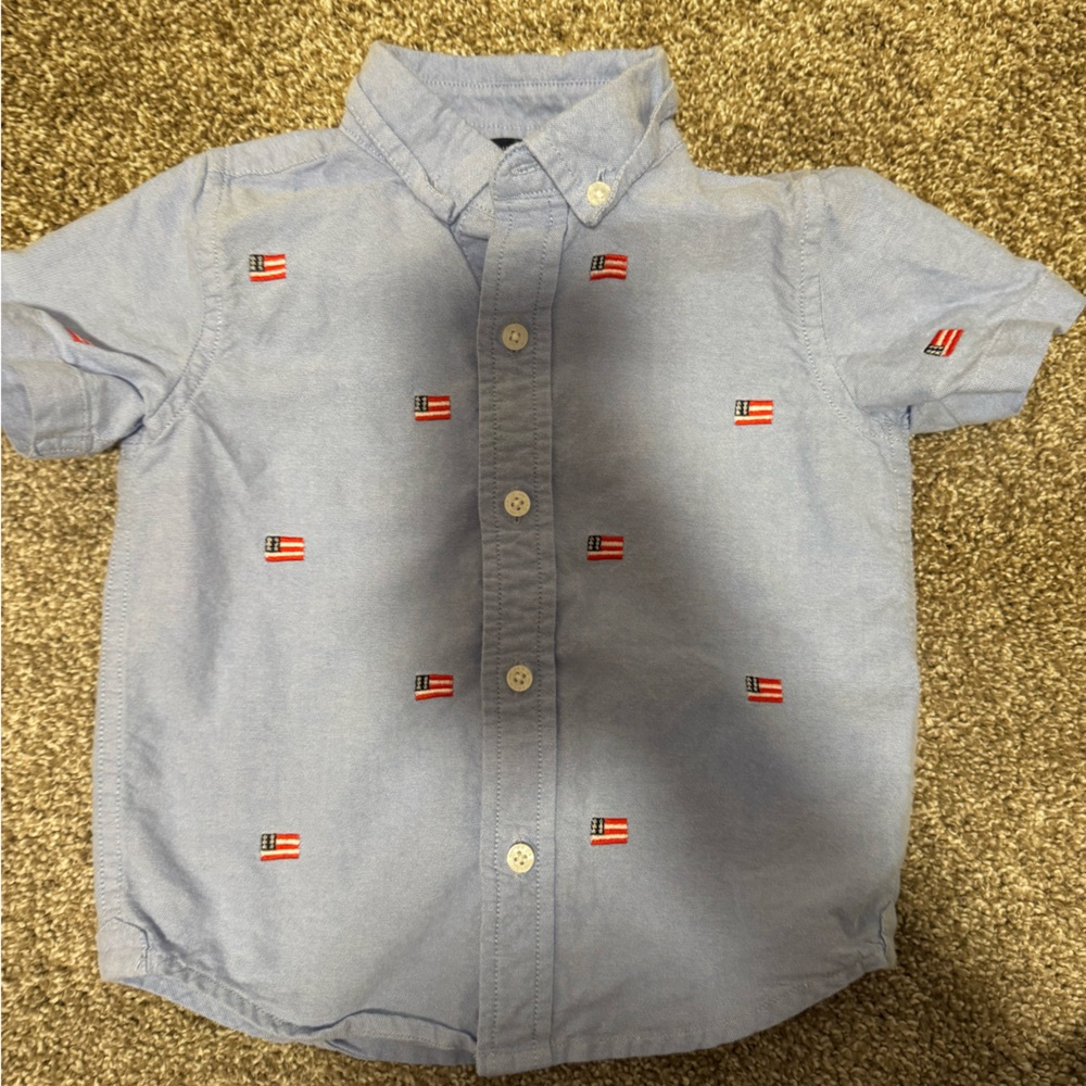 Light Blue Short Sleeve Button-Up Shirt